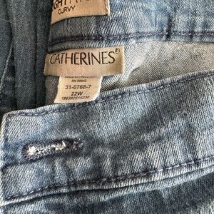 22 Catherine’s right fit curvey jeans